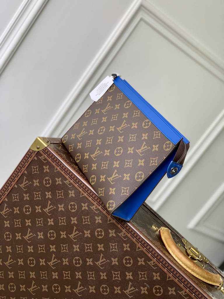 Louis Vuitton Pochette Voyage MM Bag M12819