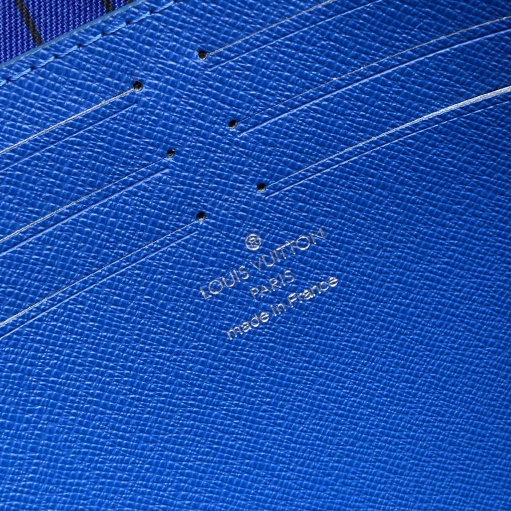 Louis Vuitton Pochette Voyage MM Bag M12819