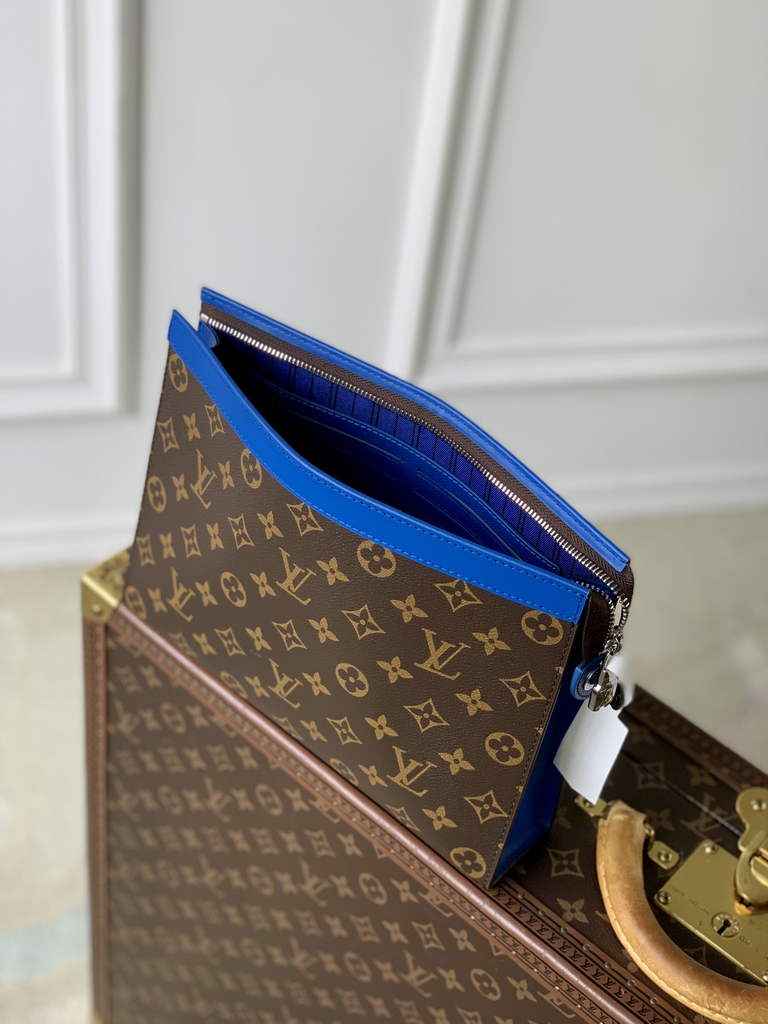 Louis Vuitton Pochette Voyage MM Bag M12819