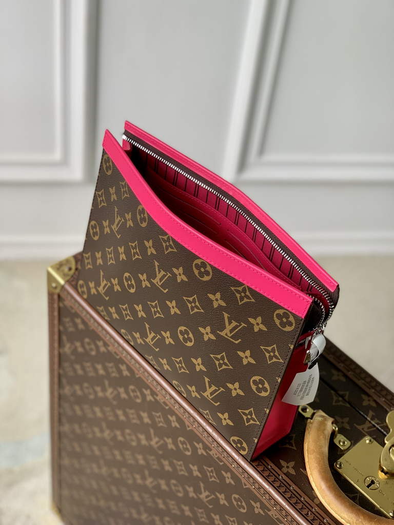 Louis Vuitton Pochette Voyage MM Bag M12818