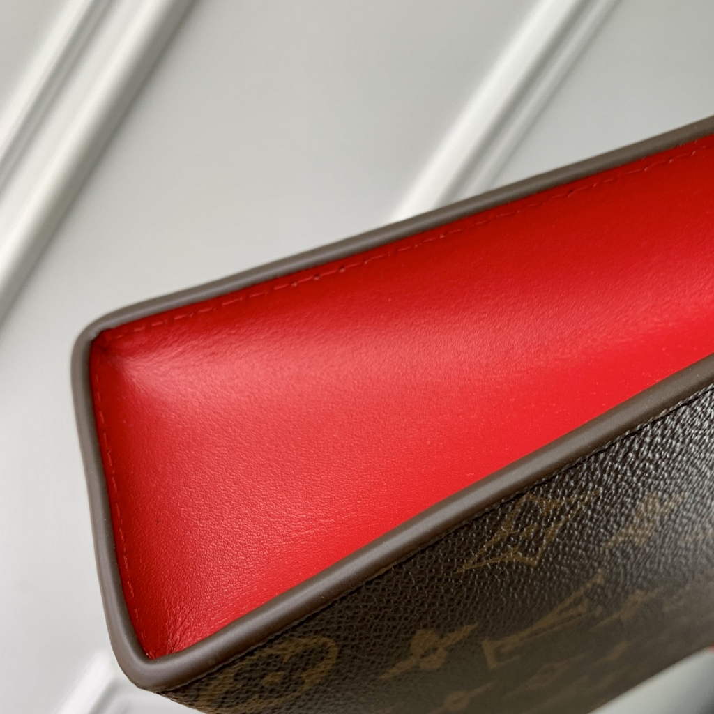 Louis Vuitton Pochette Voyage MM Bag M12817