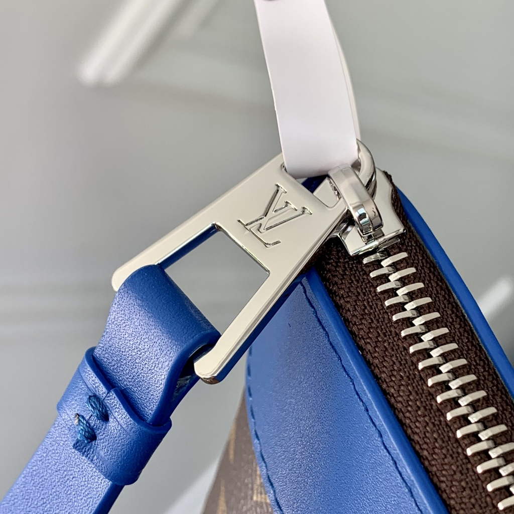 Louis Vuitton Pochette Voyage Souple Bag M13199 Dark Blue