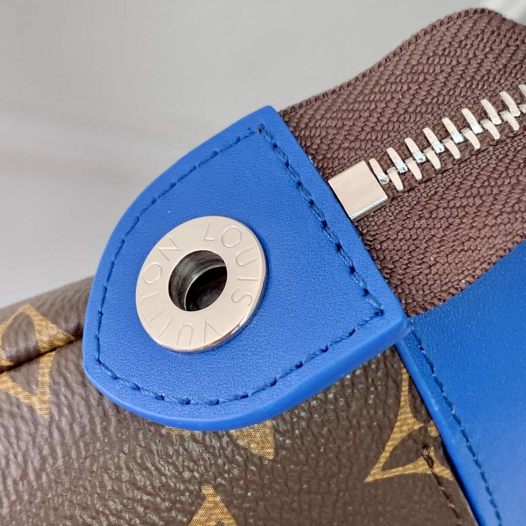 Louis Vuitton Pochette Voyage Souple Bag M13199 Dark Blue