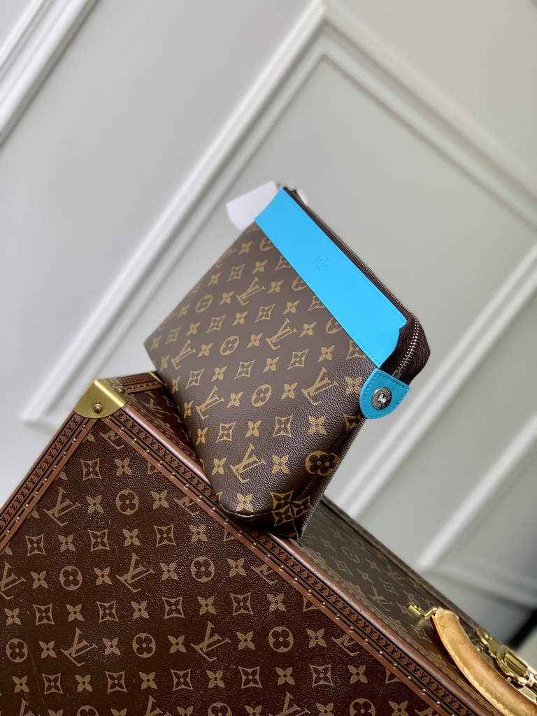 Louis Vuitton Pochette Voyage Souple Bag M13199 Blue