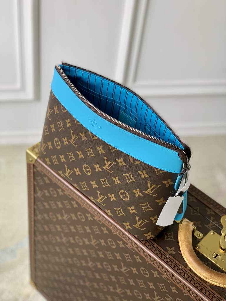 Louis Vuitton Pochette Voyage Souple Bag M13199 Blue