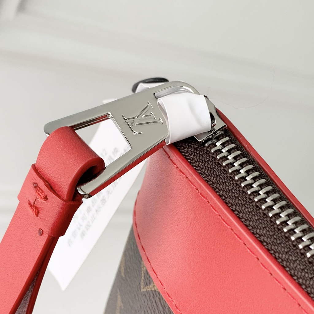 Louis Vuitton Pochette Voyage Souple Bag M13199 Red