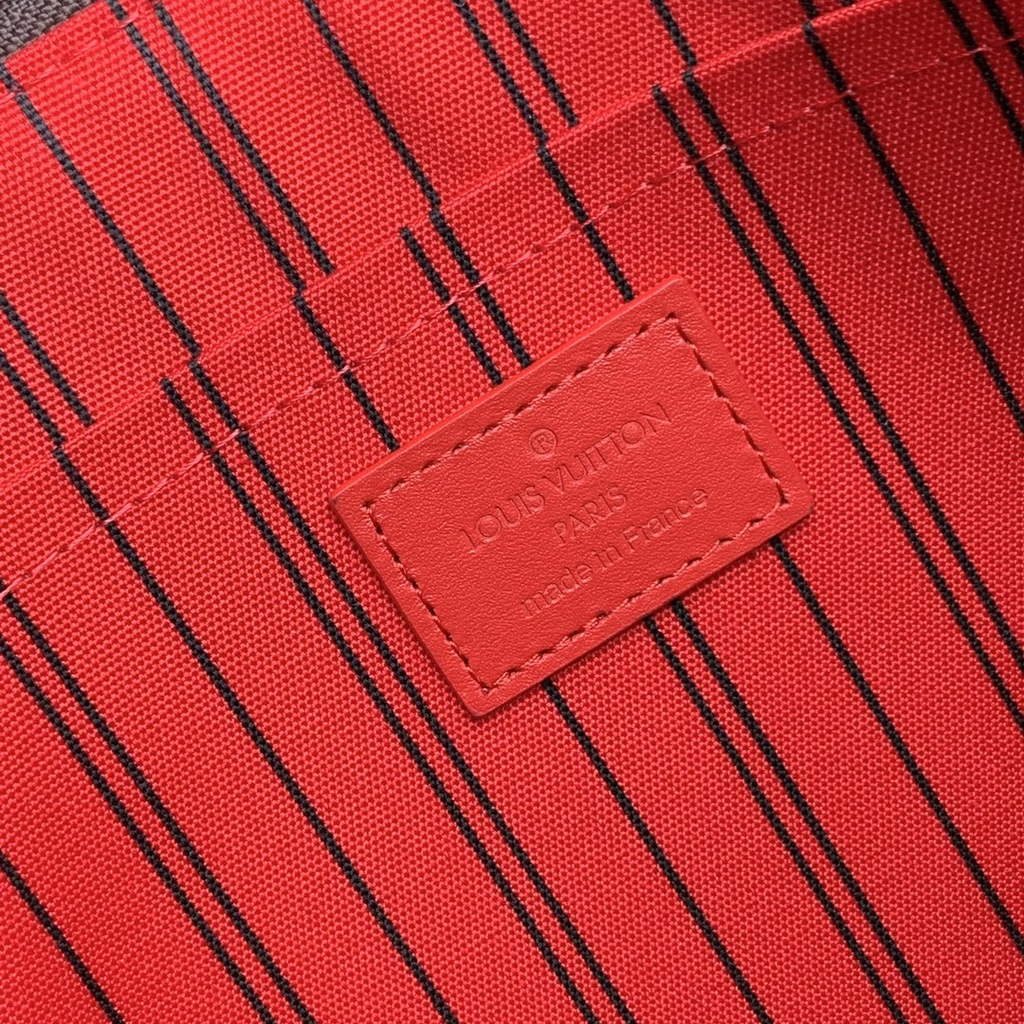 Louis Vuitton Pochette Voyage Souple Bag M13199 Red