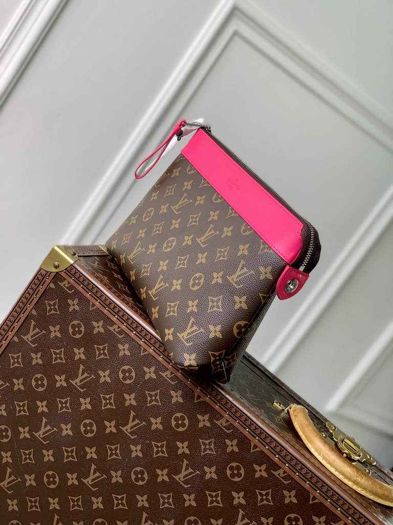 Louis Vuitton Pochette Voyage Souple Bag M13356