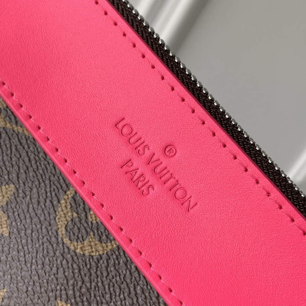 Louis Vuitton Pochette Voyage Souple Bag M13356
