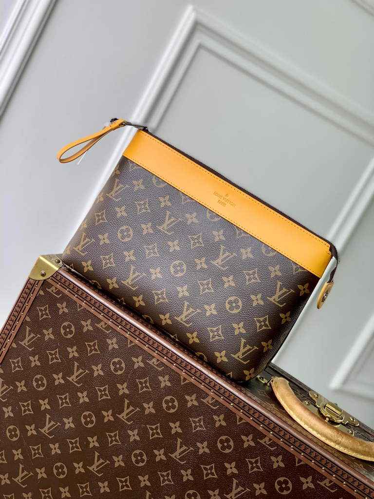 Louis Vuitton Pochette Voyage Souple Bag M13198