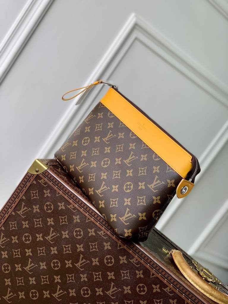 Louis Vuitton Pochette Voyage Souple Bag M13198