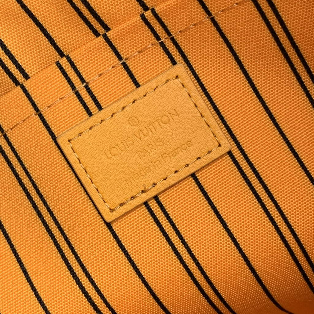 Louis Vuitton Pochette Voyage Souple Bag M13198