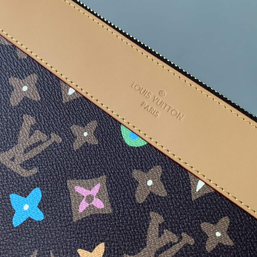 Louis Vuitton Pochette Voyage Souple Bag M83568