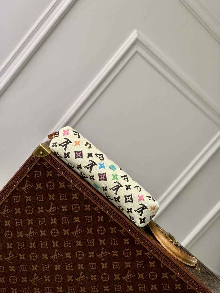 Louis Vuitton Pochette Voyage Souple Bag M83568 Beige