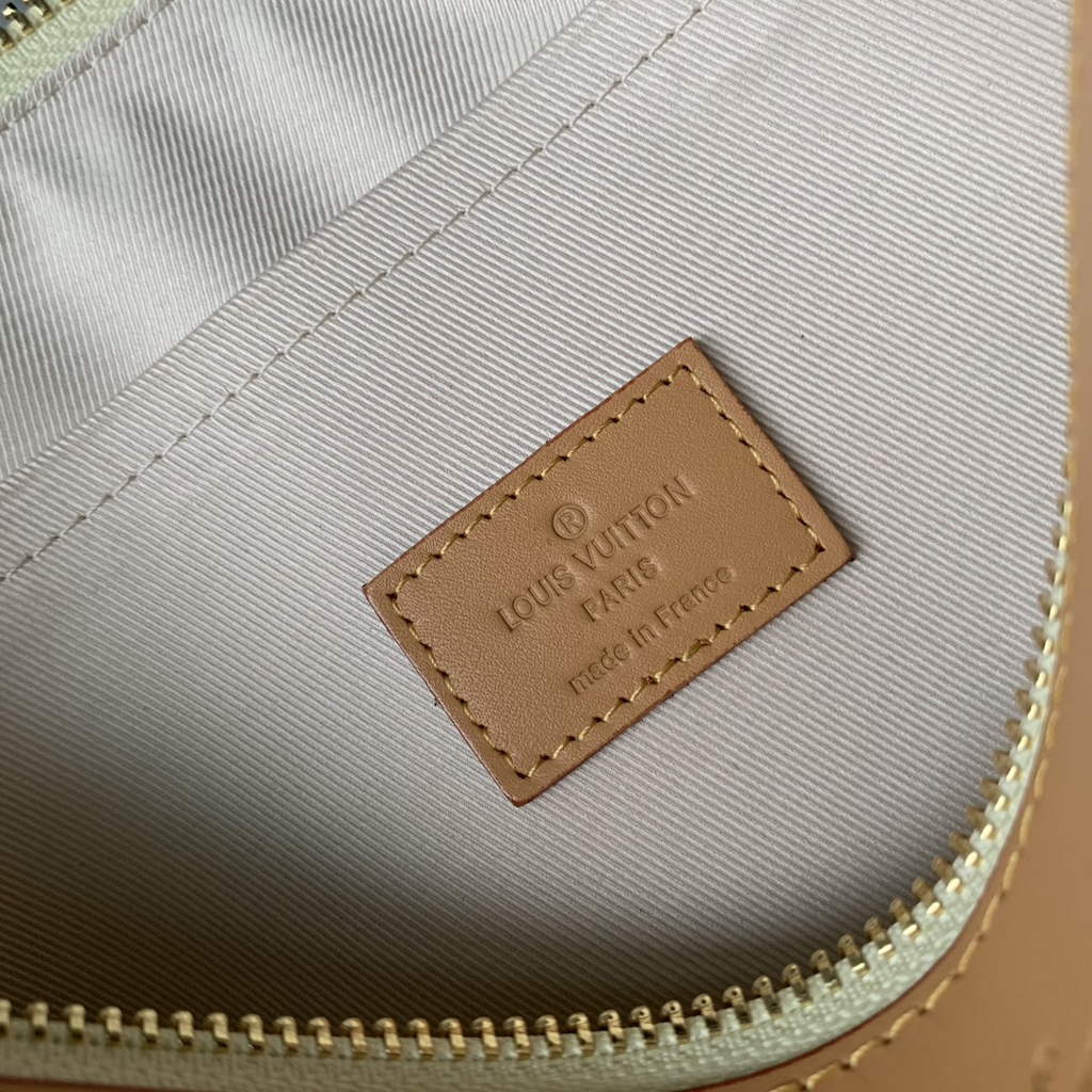 Louis Vuitton Pochette Voyage Souple Bag M83568 Beige