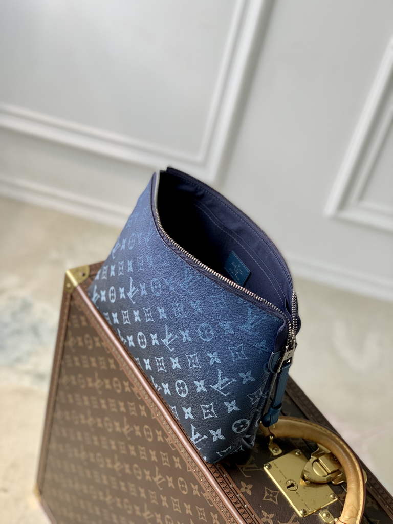Louis Vuitton Pochette Voyage Souple M11545 Blue