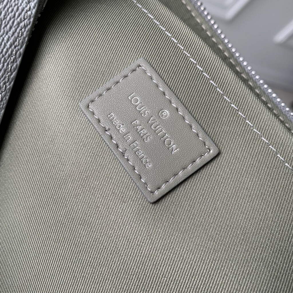 Louis Vuitton Pochette Voyage Souple M11545