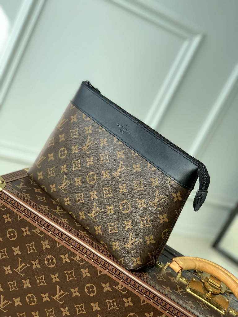 Louis Vuitton Pochette Voyage Souple M82545 Monogram