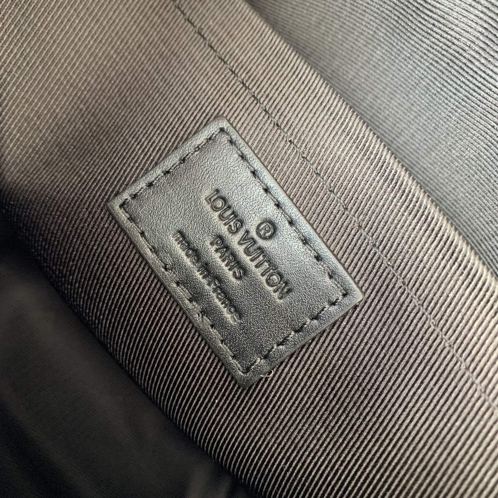 Louis Vuitton Pochette Voyage Souple M82545 Monogram