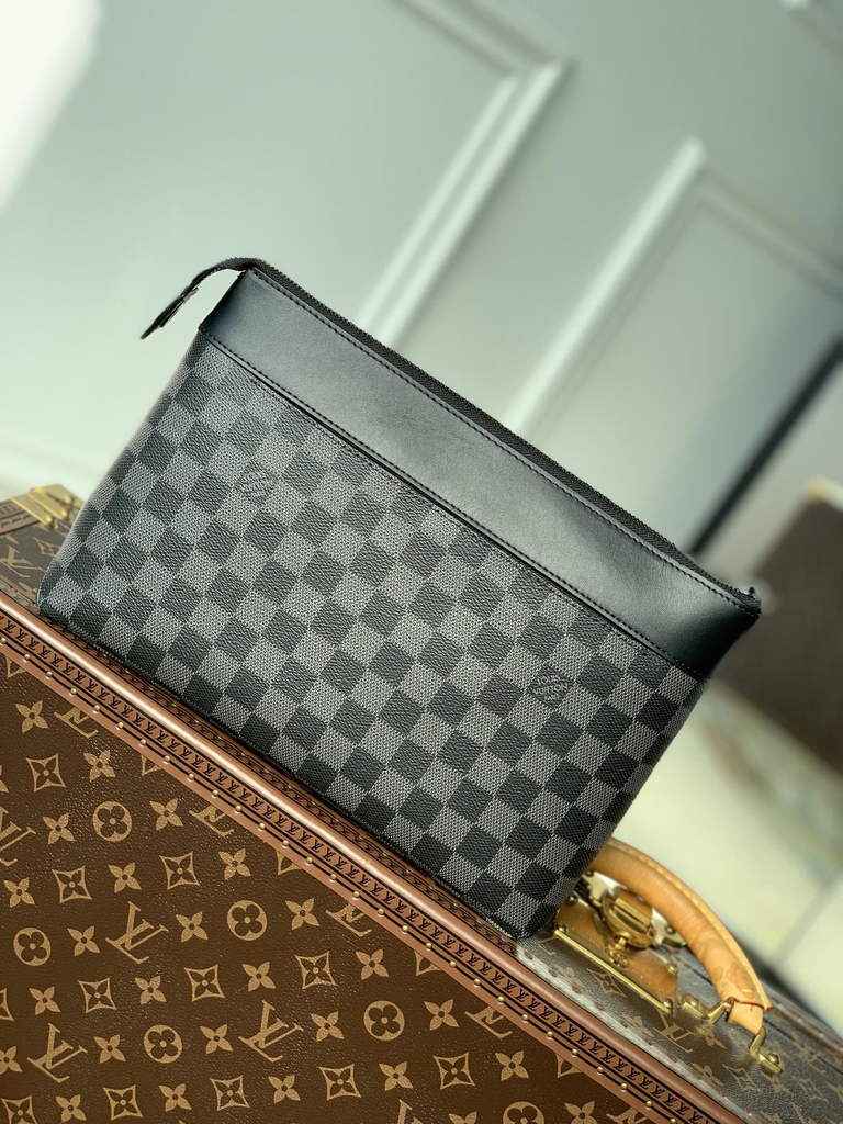 Louis Vuitton Pochette Voyage Souple M82545 Black