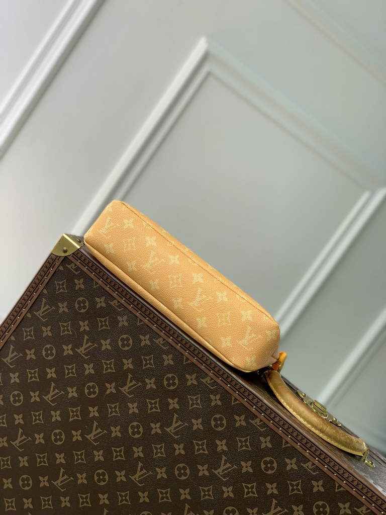 Louis Vuitton Pochette Voyage Souple M12665 Yellow