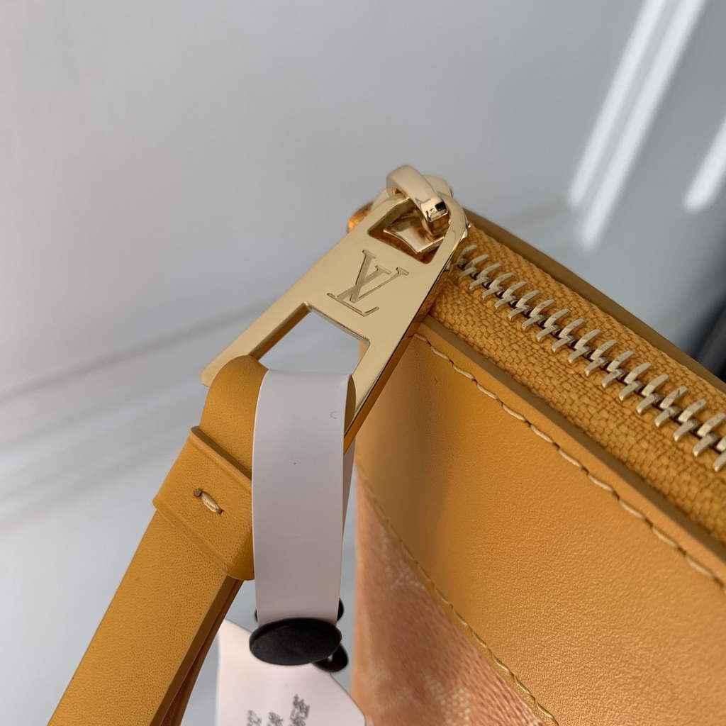 Louis Vuitton Pochette Voyage Souple M12665 Yellow