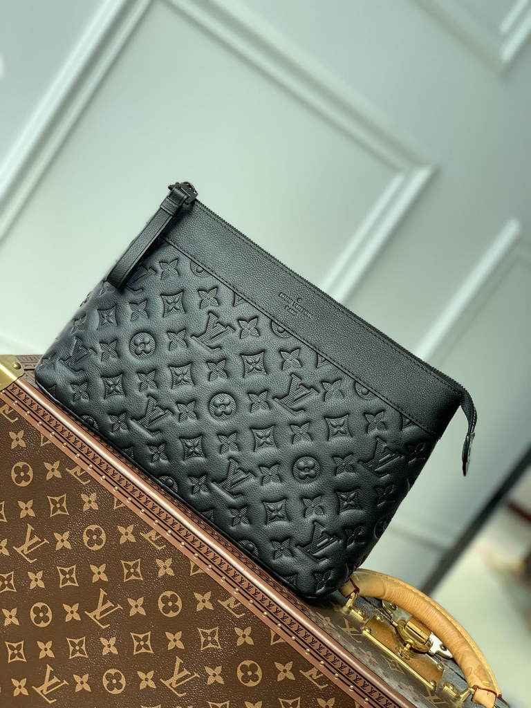 Louis Vuitton Pochette Voyage Souple M82545
