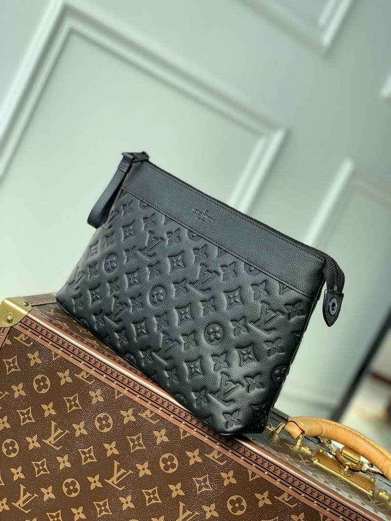 Louis Vuitton Pochette Voyage Souple M82545