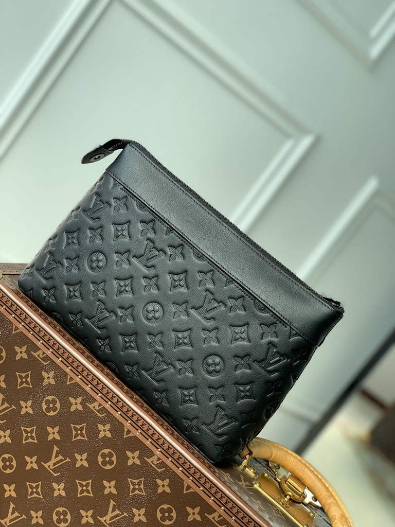 Louis Vuitton Pochette Voyage Souple M82545