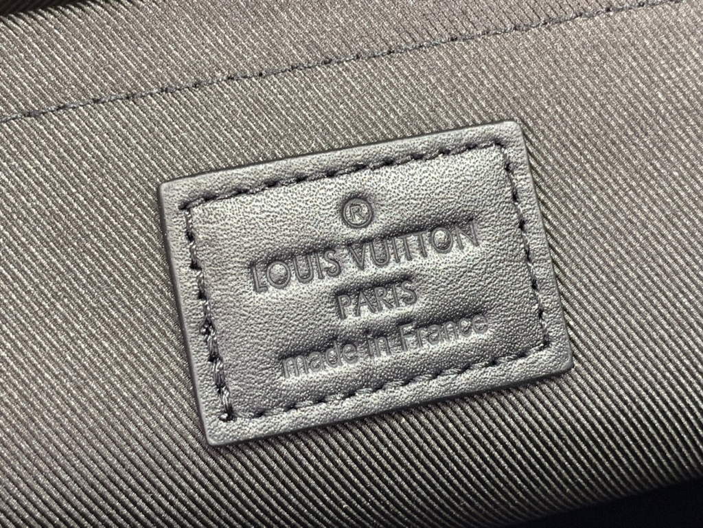 Louis Vuitton Pochette Voyage Souple M82543