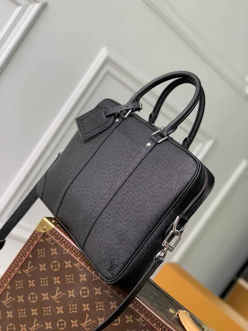 Louis Vuitton Porte-Documents Voyage PM M30925 Black Leather