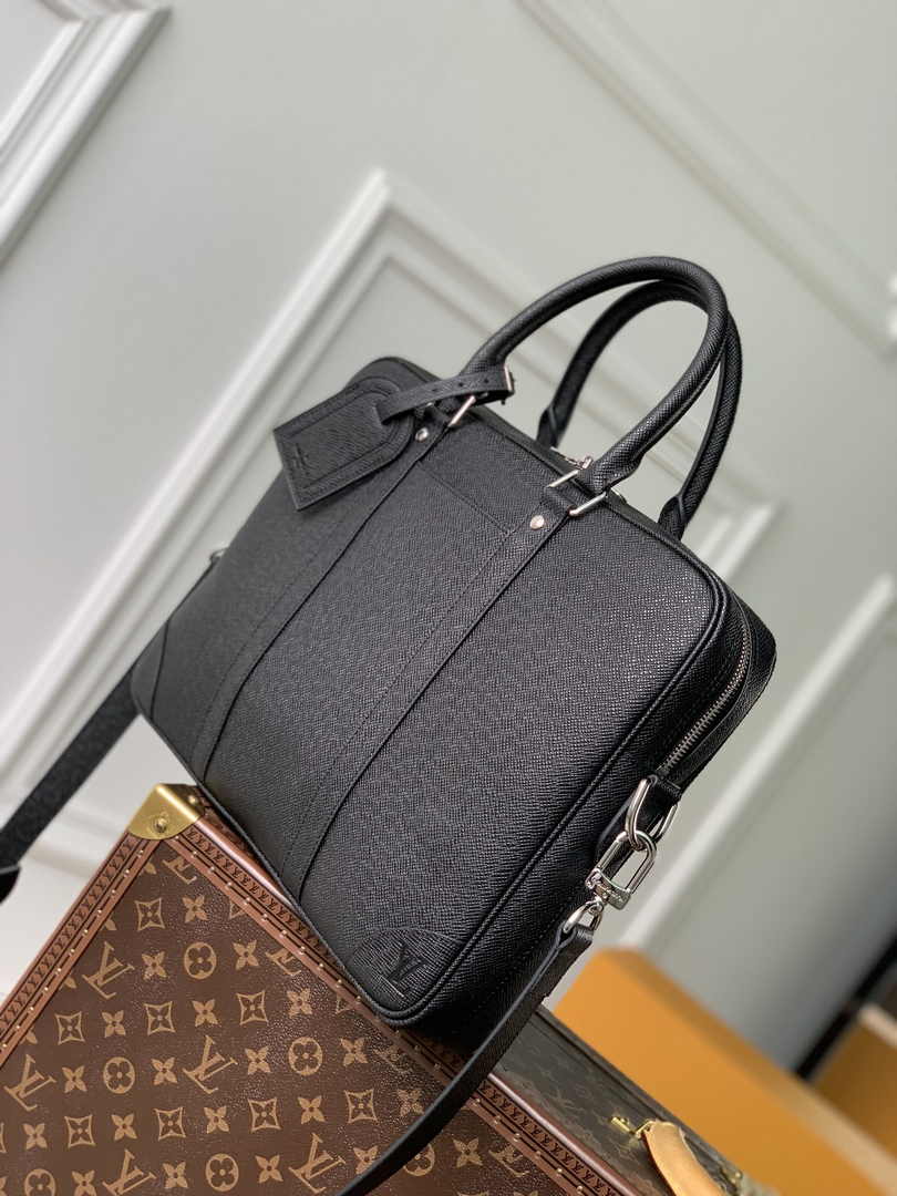 Louis Vuitton Porte-Documents Voyage PM M30925 Black Leather