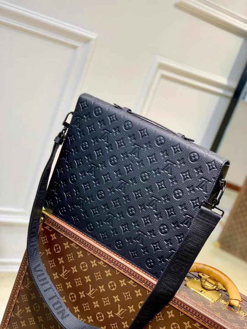 Louis Vuitton S Lock Briefcase M20835 Monogram Taurillon Leather