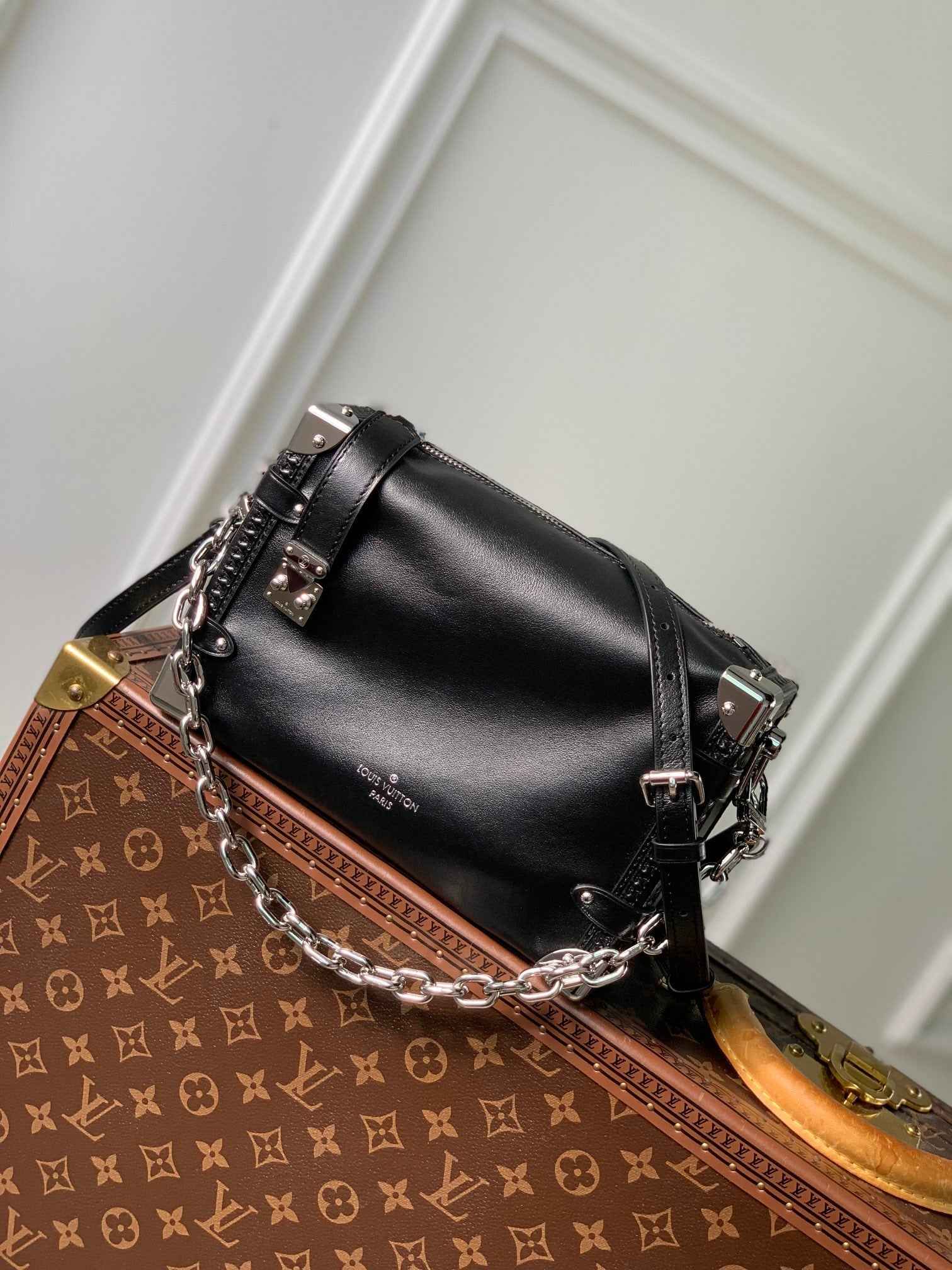 Louis Vuitton Side Bolsa Side Trunk MM M11350 Black - Default Title - View 1