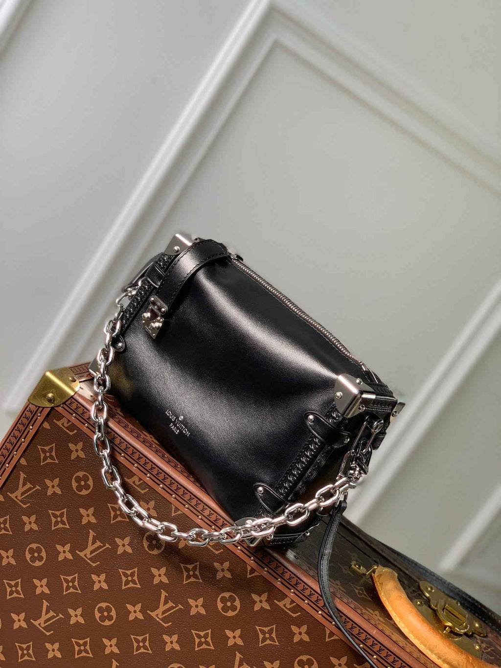 Louis Vuitton Side Bolsa Side Trunk MM M11350 Black - Default Title - View 2