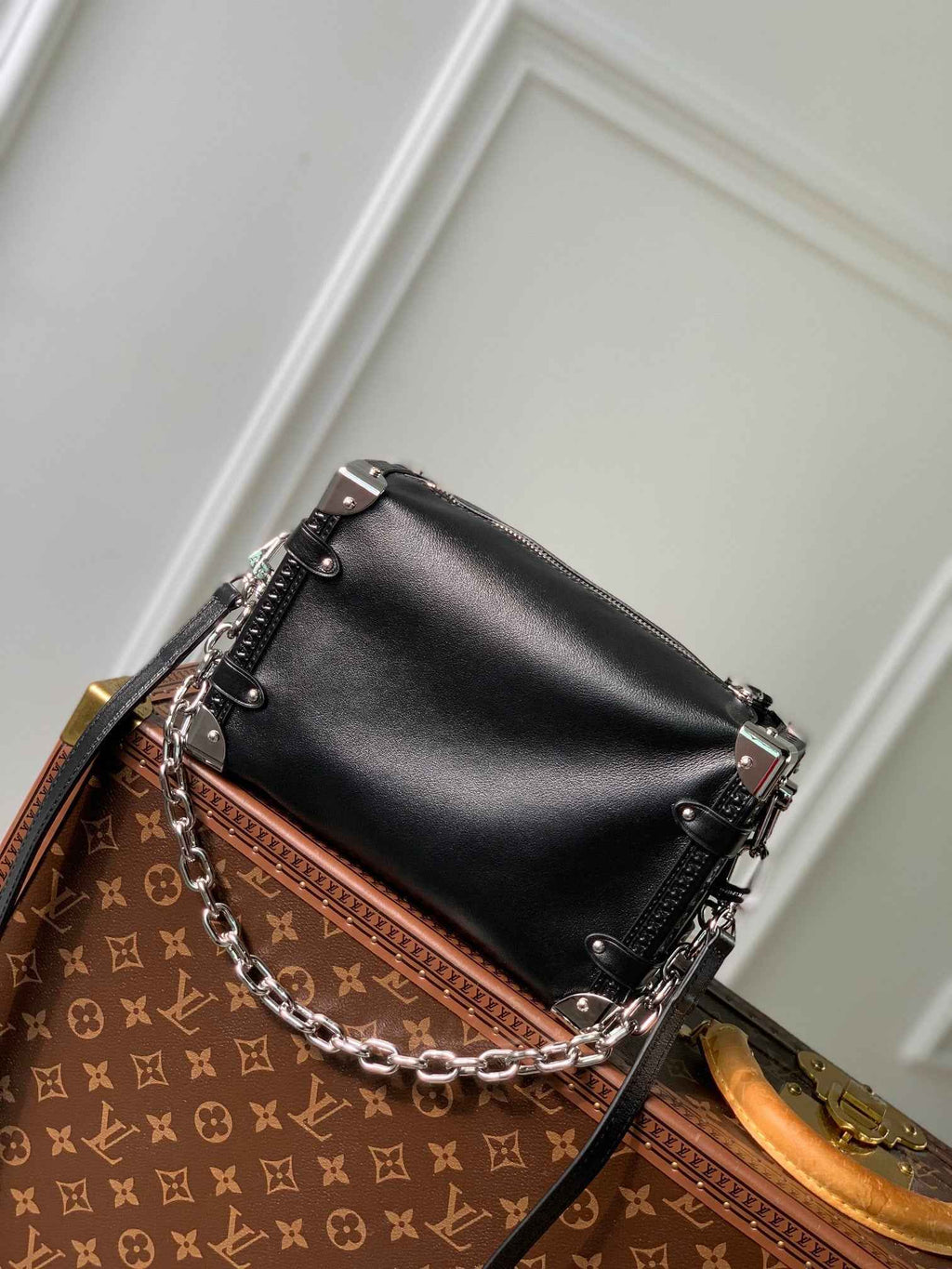 Louis Vuitton Side Bolsa Side Trunk MM M11350 Black - Default Title - View 3
