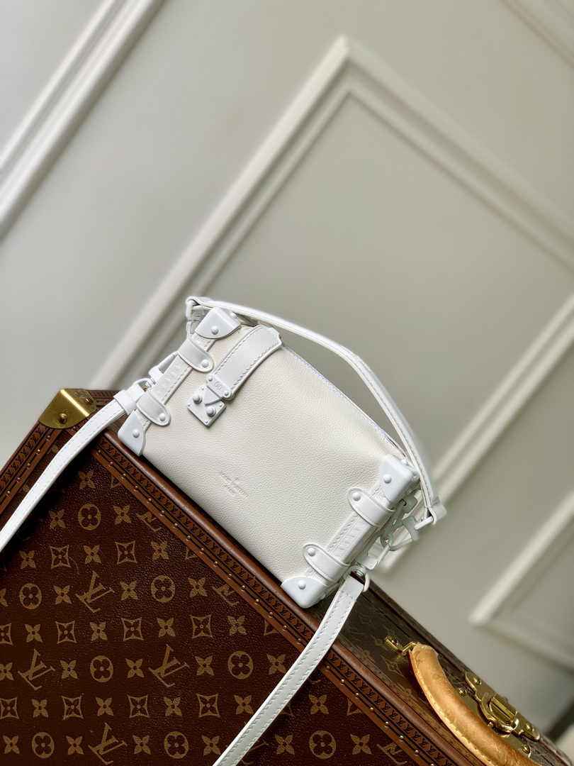 Louis Vuitton Side Trunk PM M24304 White leather - Default Title - View 1