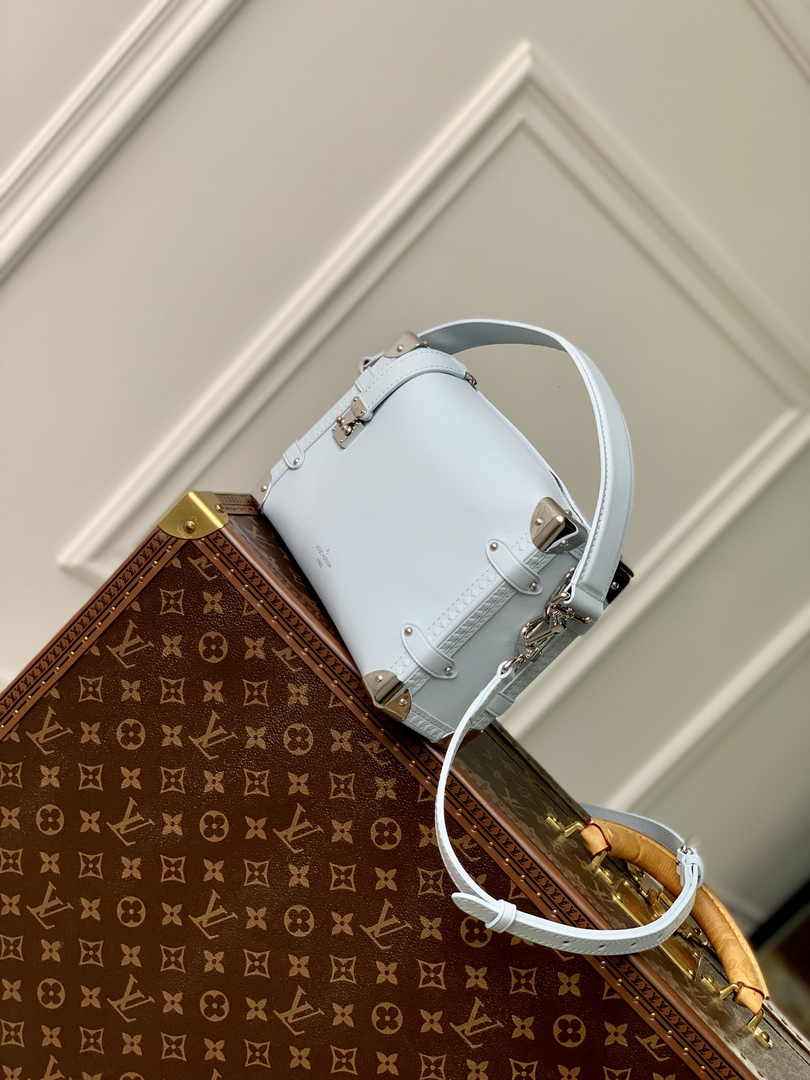 Louis Vuitton Side Trunk MM M25160 Blue leather - Default Title - View 3