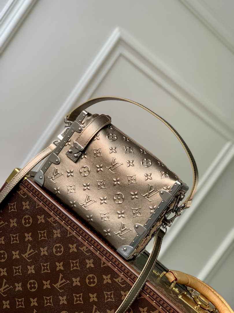 Louis Vuitton Side Trunk MM M21744 Gold - Default Title - View 1