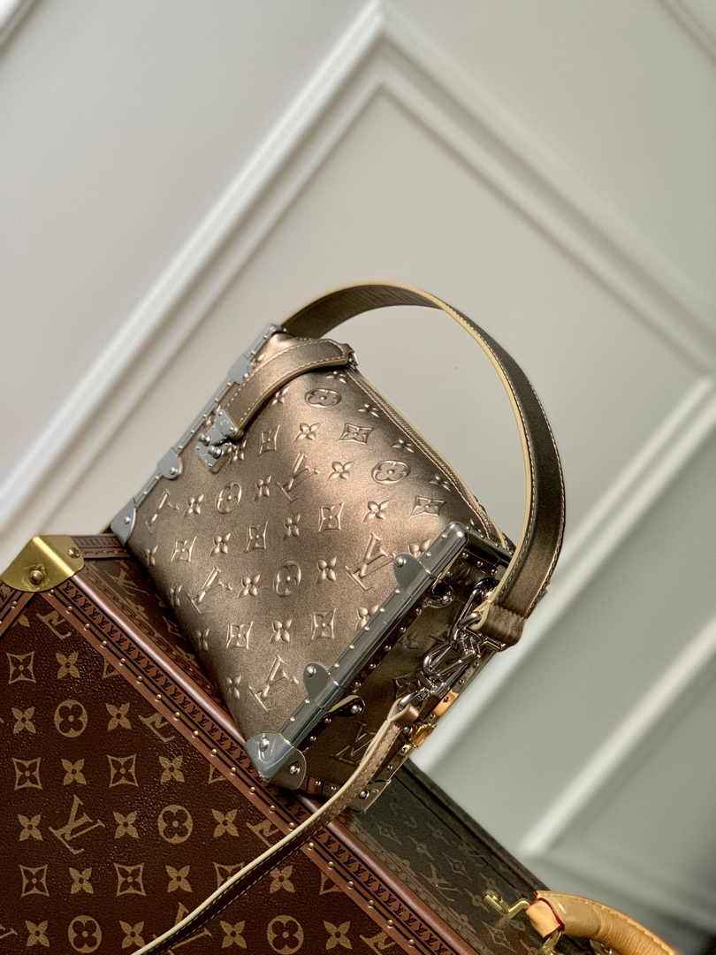 Louis Vuitton Side Trunk MM M21744 Gold - Default Title - View 3