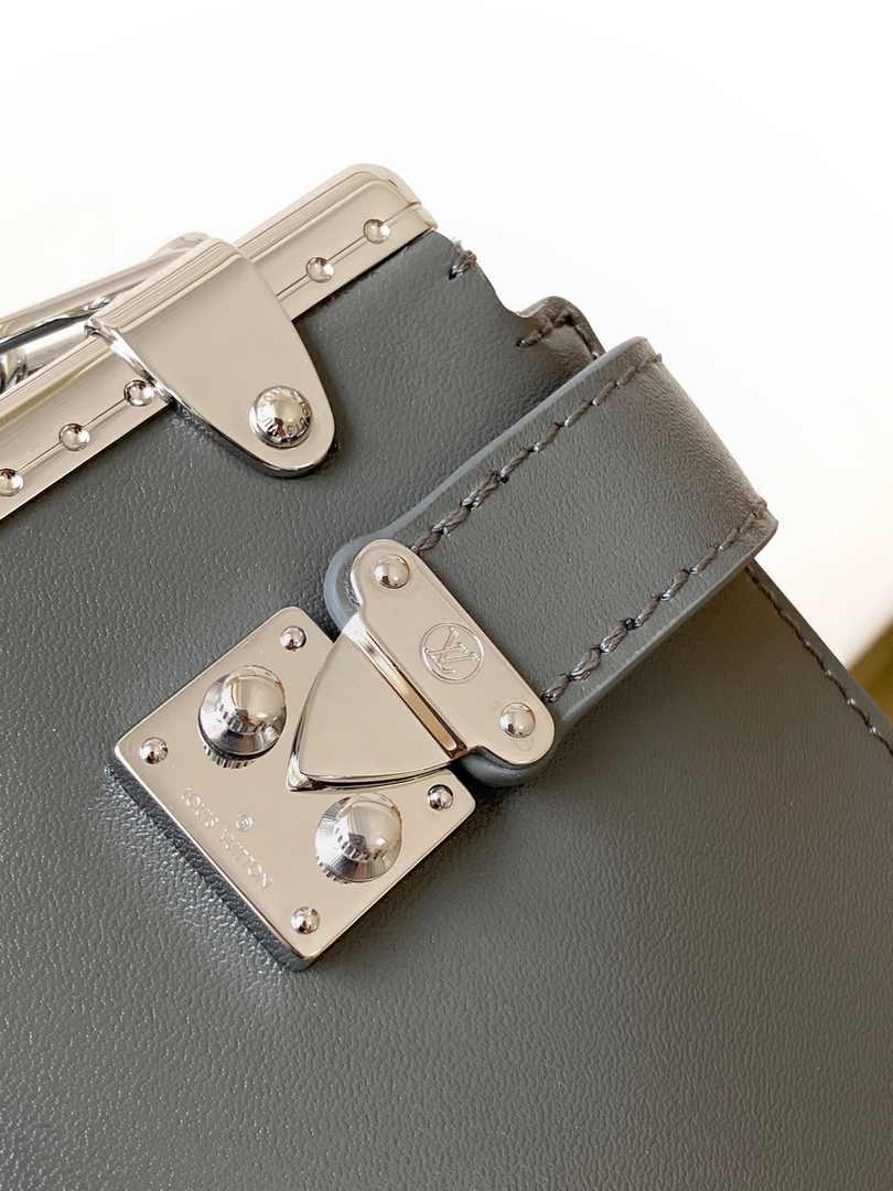 Louis Vuitton Slim Trunk M12596 Gray Calf leather - Default Title - View 7