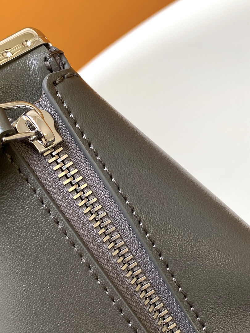 Louis Vuitton Slim Trunk M12596 Gray Calf leather - Default Title - View 9