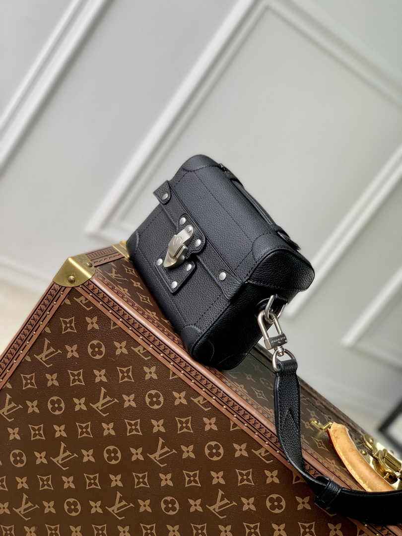 Louis Vuitton Soul Trunk M11516 Black Leather - Default Title - View 2