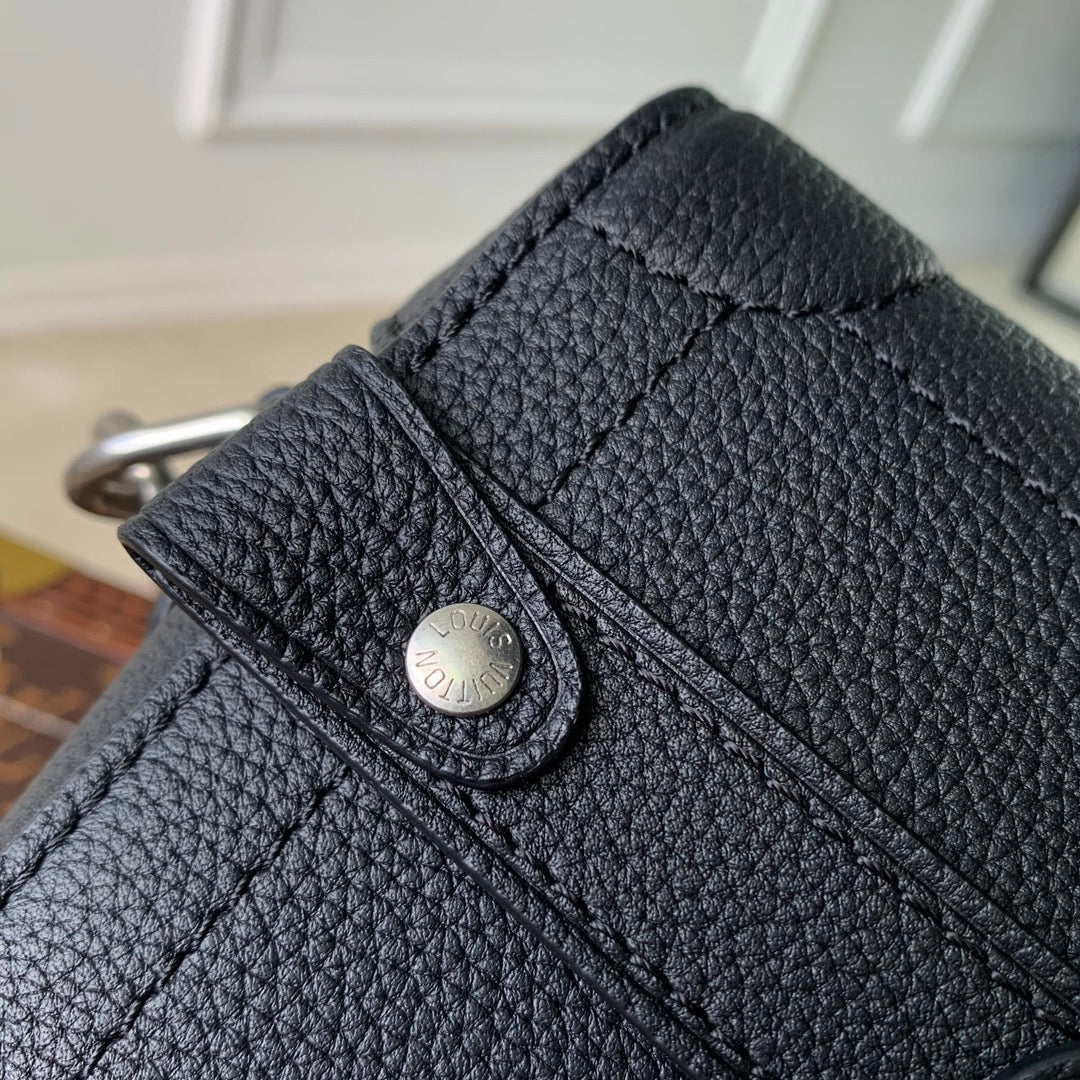 Louis Vuitton Soul Trunk M11516 Black Leather - Default Title - View 8