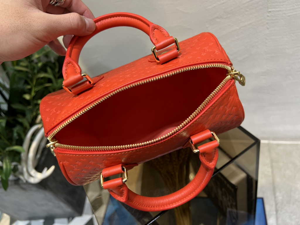 Louis Vuitton Speedy Bandoulière 20 Bag M22286 Monogram Leather