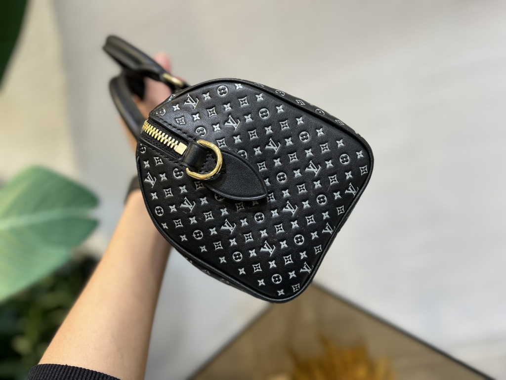 Louis Vuitton Speedy Bandoulière 20 Bag M22595 Monogram Leather