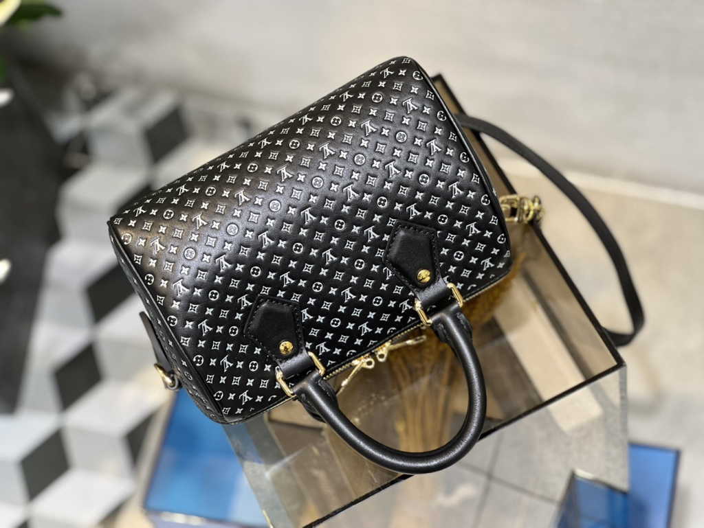 Louis Vuitton Speedy Bandoulière 20 Bag M22595 Monogram Leather