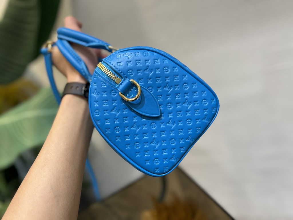 Louis Vuitton Speedy Bandoulière 20 Bag M22596 Monogram Leather