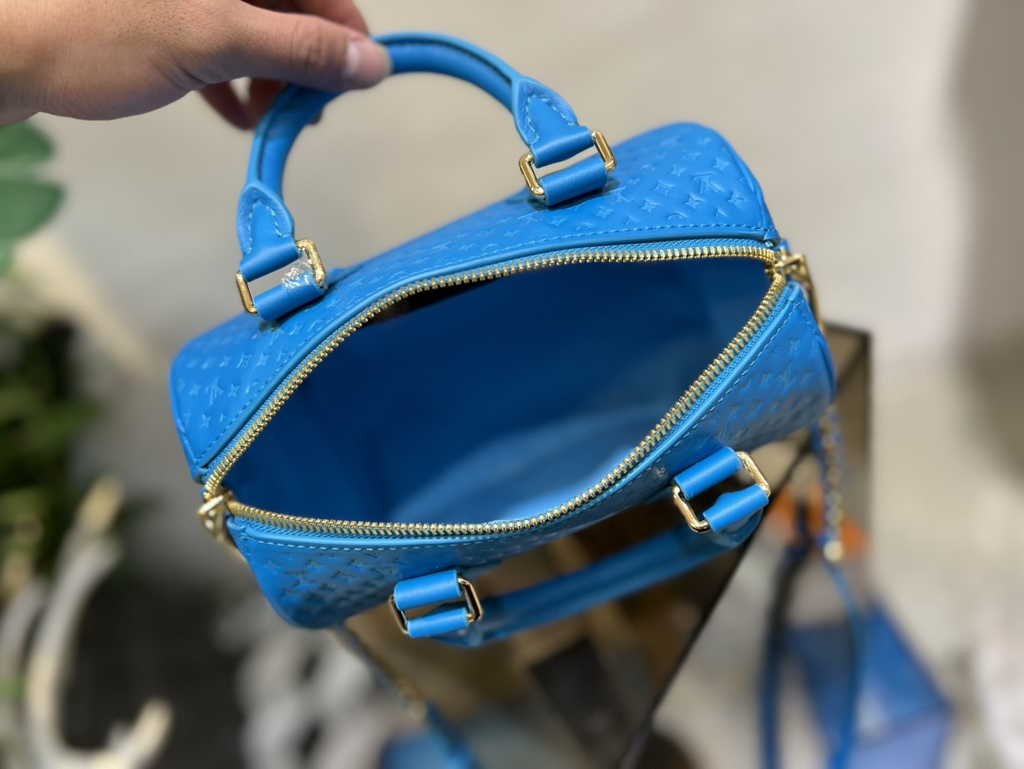 Louis Vuitton Speedy Bandoulière 20 Bag M22596 Monogram Leather