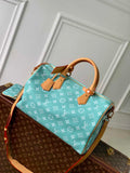 Louis Vuitton Speedy P9 Bandoulière 40 M24417 Light Green